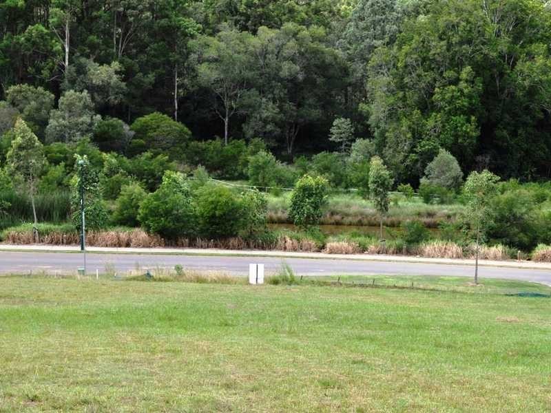 16 John Markwell Parade, Daisy Hill QLD 4127