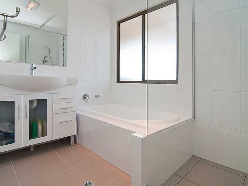 4 Wilmington Court, Springwood QLD 4127