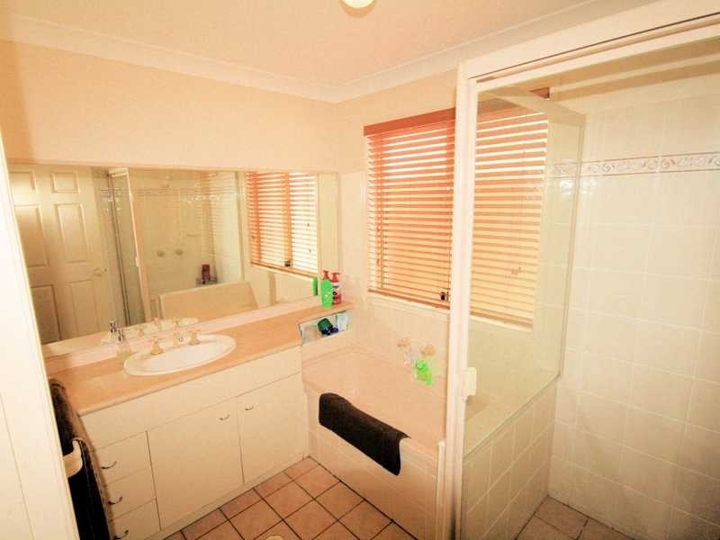 70 Kununurra Crescent, Shailer Park QLD 4128