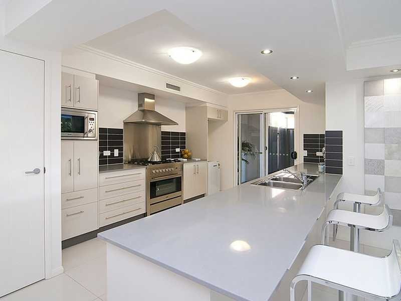15 Dennis Vale Drive, Daisy Hill QLD 4127