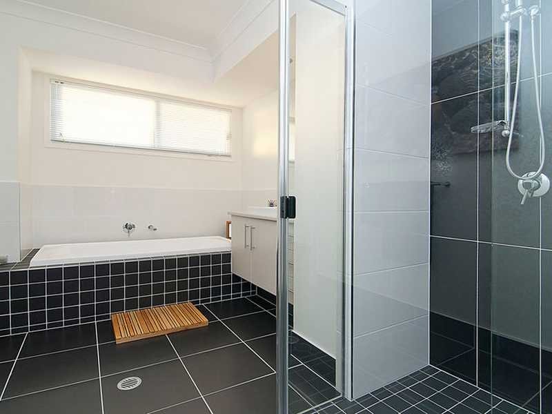 15 Dennis Vale Drive, Daisy Hill QLD 4127