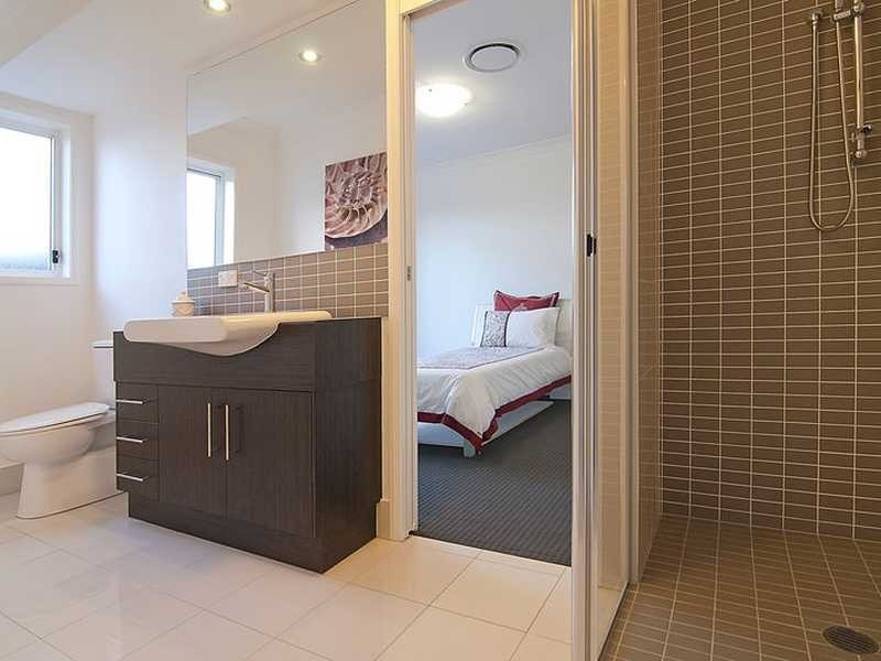 15 Dennis Vale Drive, Daisy Hill QLD 4127