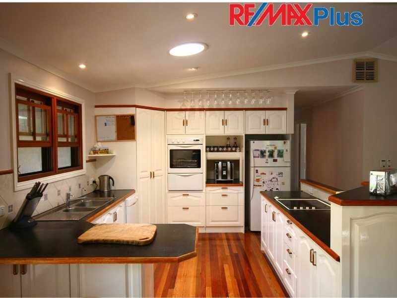 20 Edgehill Crescent, Springwood QLD 4127