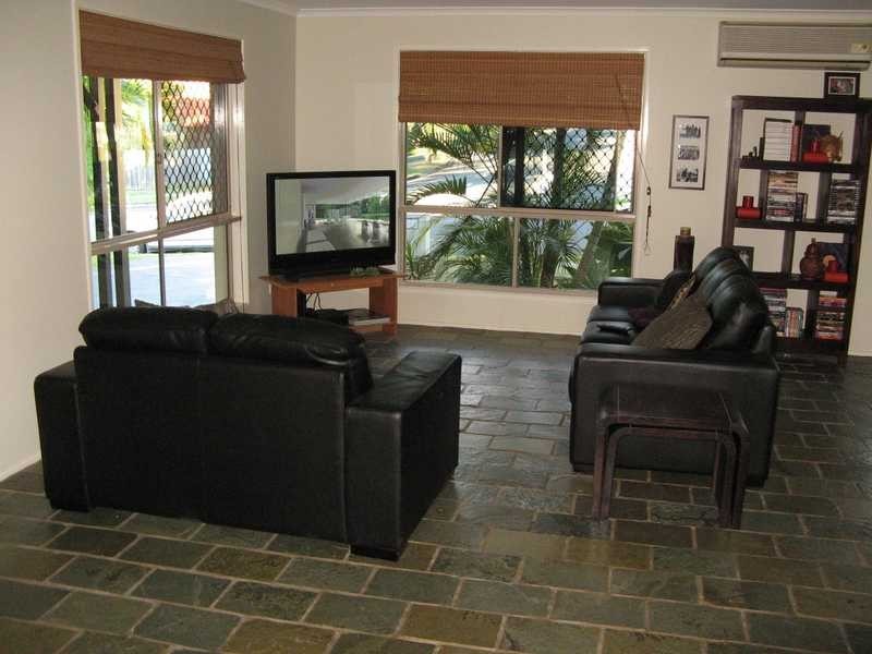 25 Drews Road, Tanah Merah QLD 4128