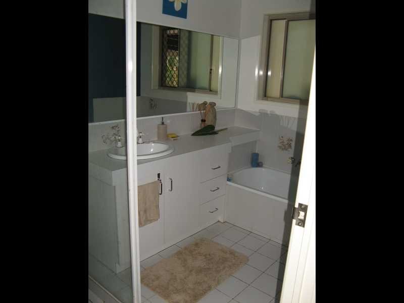 25 Drews Road, Tanah Merah QLD 4128