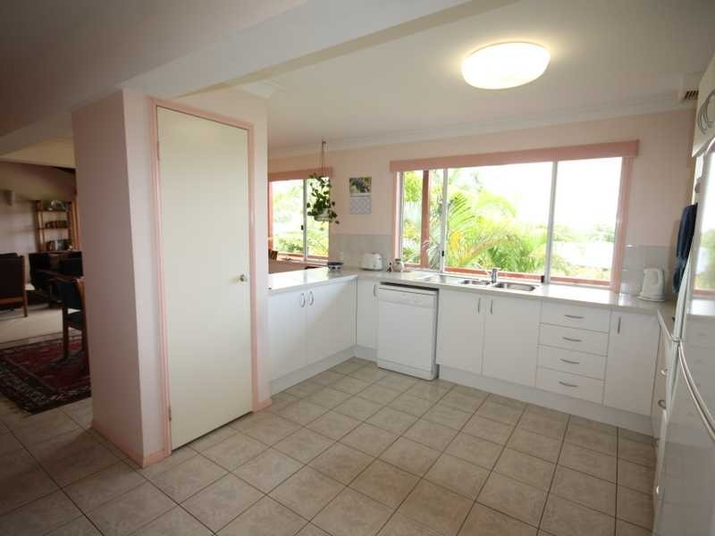 13 Edgehill Cr, Springwood QLD 4127