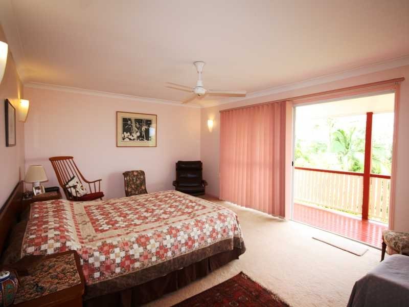 13 Edgehill Cr, Springwood QLD 4127