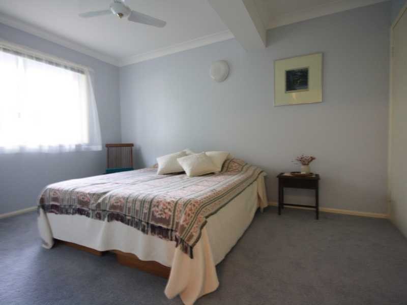 13 Edgehill Cr, Springwood QLD 4127