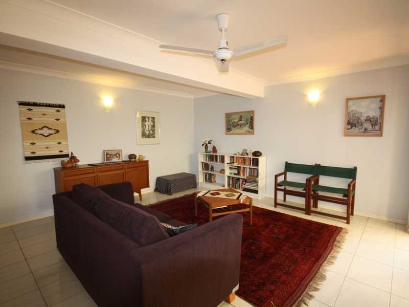 13 Edgehill Cr, Springwood QLD 4127
