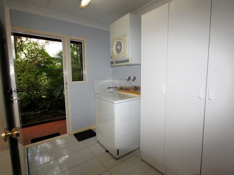 13 Edgehill Cr, Springwood QLD 4127