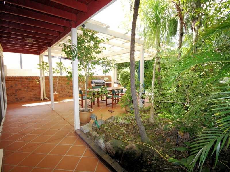 13 Edgehill Cr, Springwood QLD 4127
