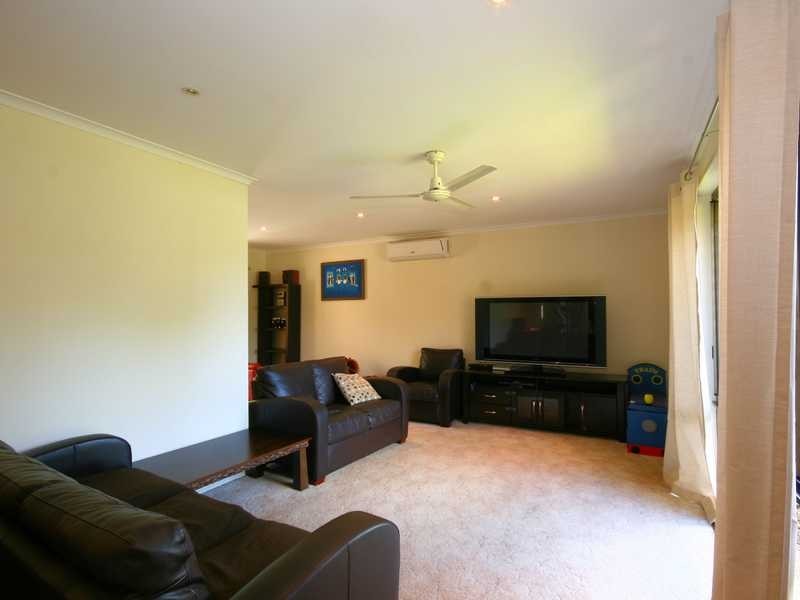68 Springfield Crescent, Daisy Hill QLD 4127