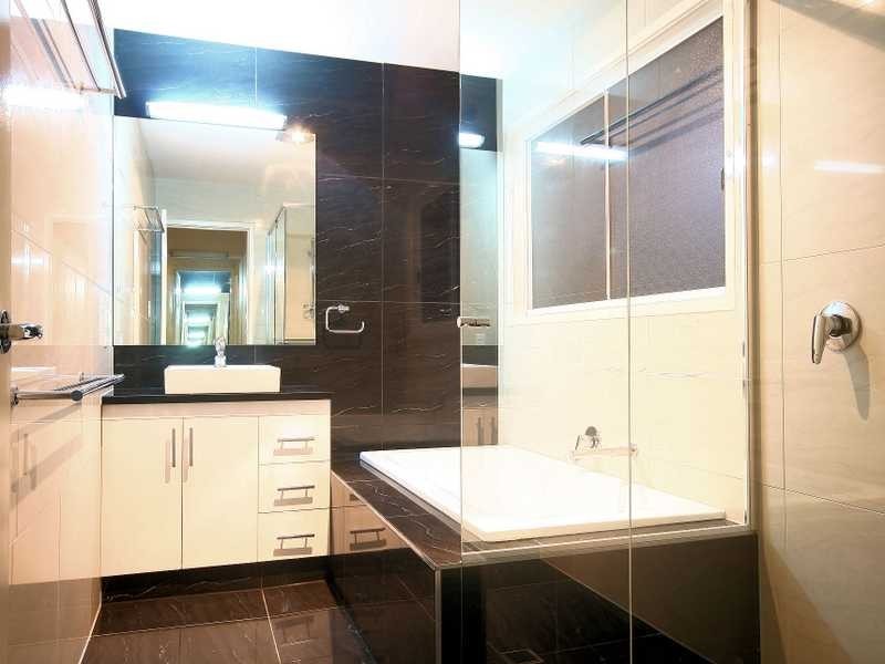 35 Yarabah Crescent, Shailer Park QLD 4128