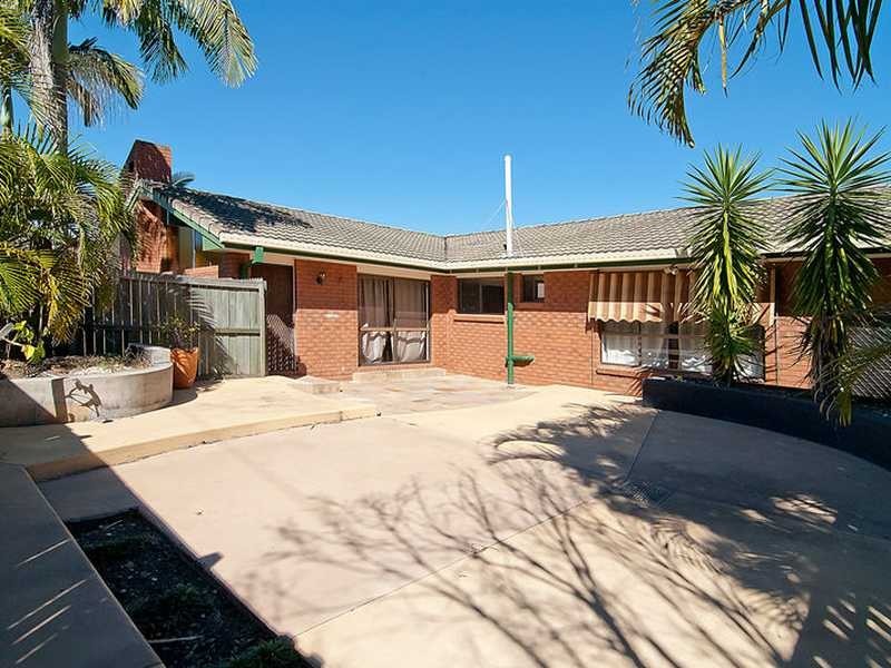 1 Eames Court, Springwood QLD 4127