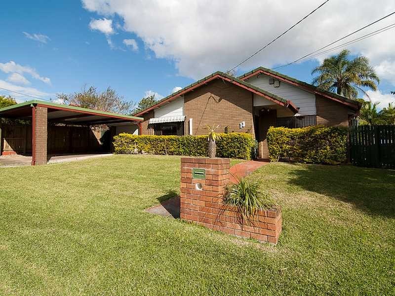 13 Hawdon Crescent, Springwood QLD 4127
