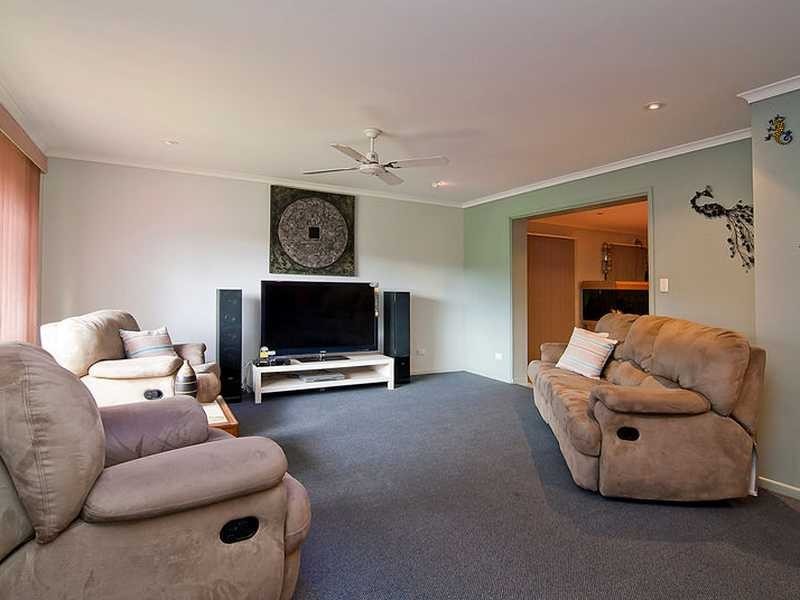 13 Hawdon Crescent, Springwood QLD 4127