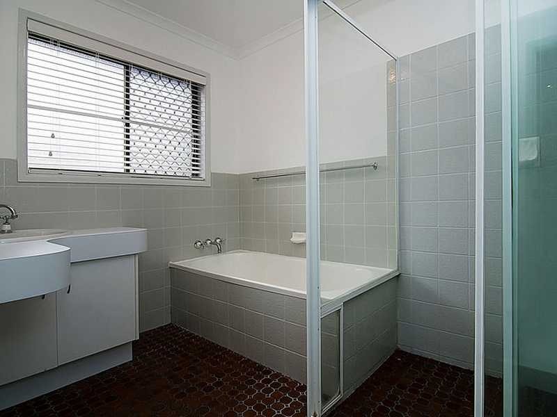 13 Hawdon Crescent, Springwood QLD 4127