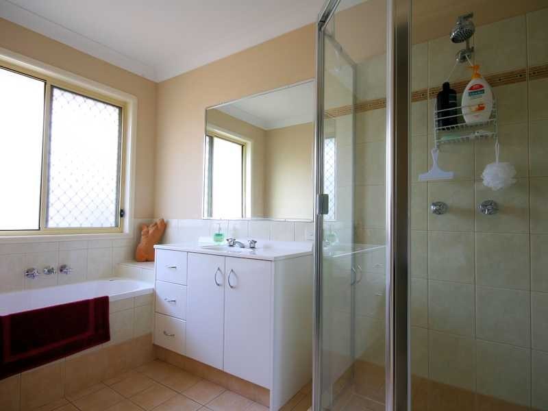 10 Ficus Drive, Meadowbrook QLD 4131