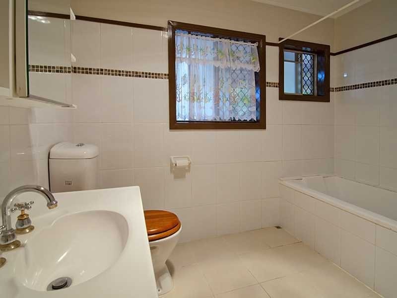 2 Leanne Street, Rochedale South QLD 4123