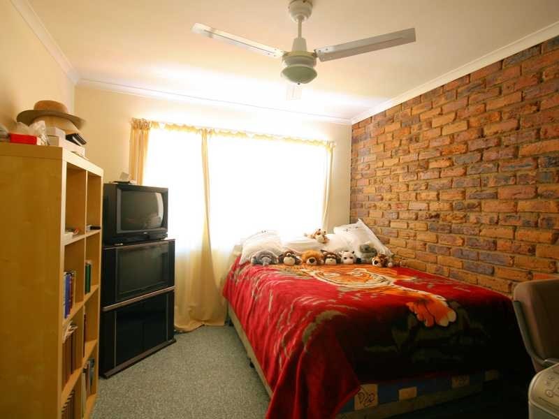 2/19 Chatswood Road, Daisy Hill QLD 4127