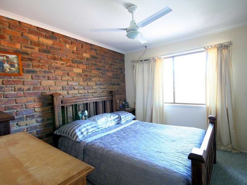 2/19 Chatswood Road, Daisy Hill QLD 4127