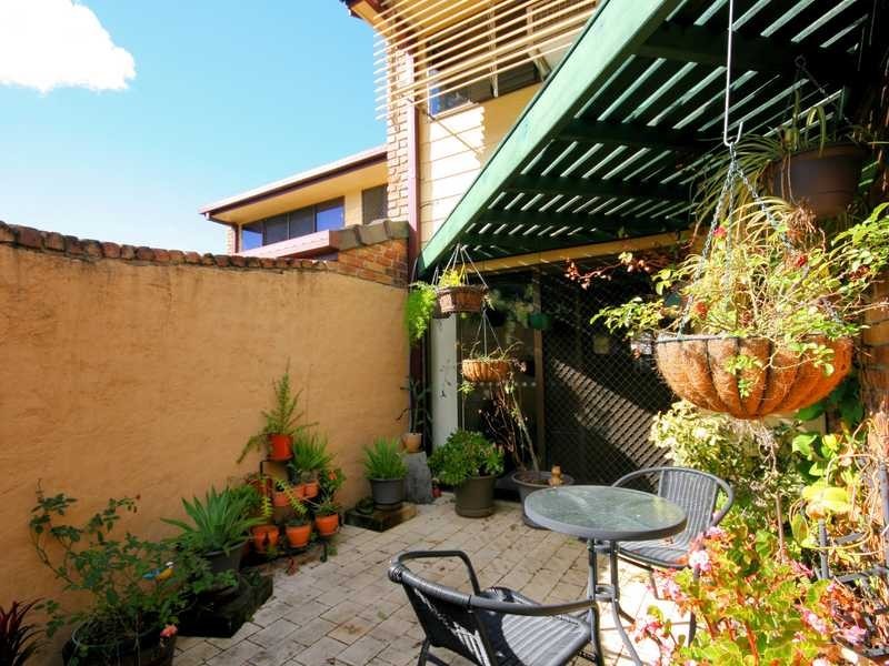 2/19 Chatswood Road, Daisy Hill QLD 4127