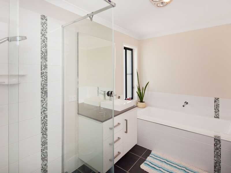 8 Nanny Shailer Street, Daisy Hill QLD 4127