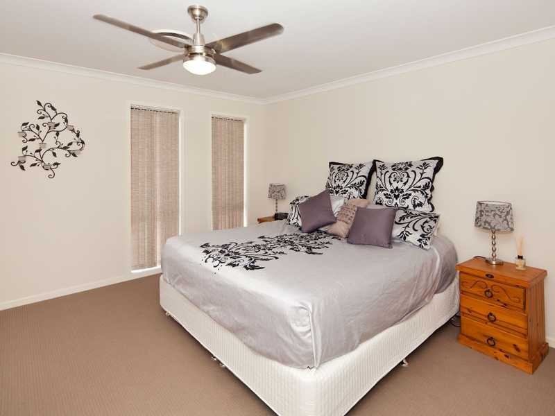 8 Nanny Shailer Street, Daisy Hill QLD 4127