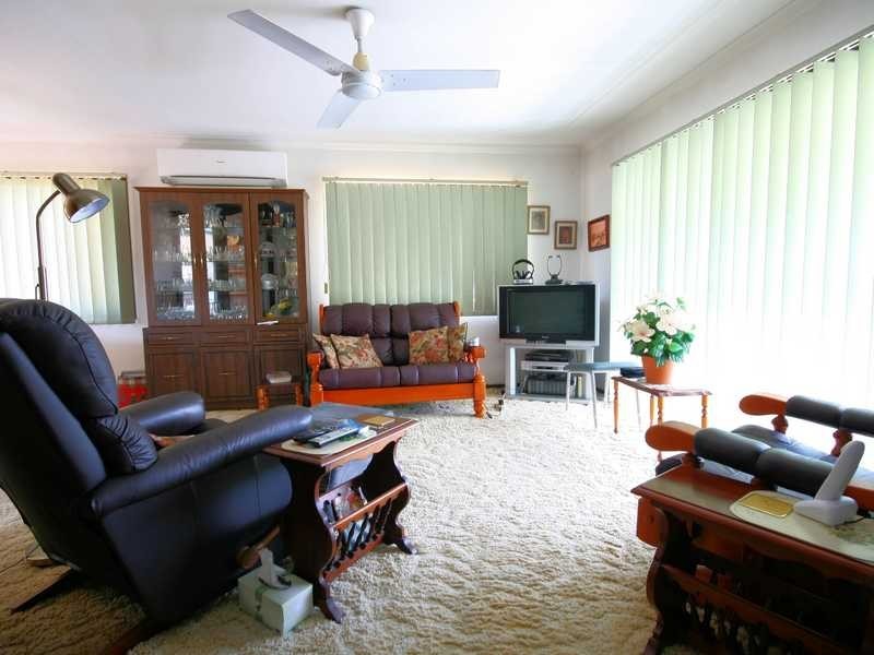3 Drake Road, Springwood QLD 4127