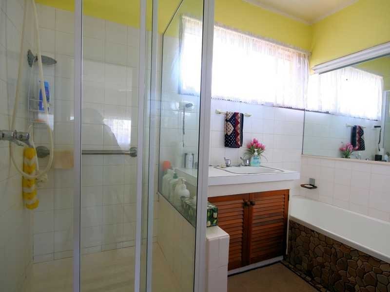 3 Drake Road, Springwood QLD 4127