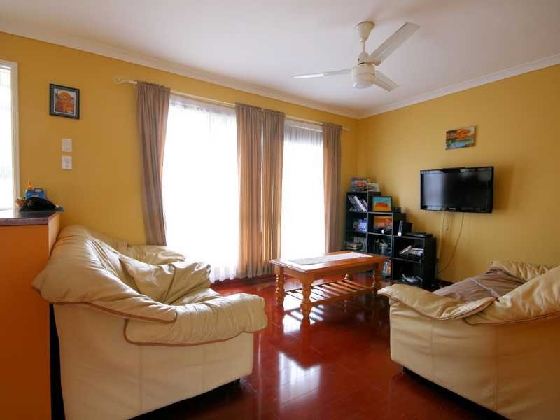 18 Ku-Ring-Gai Close, Loganholme QLD 4129