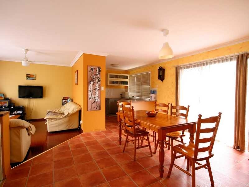 18 Ku-Ring-Gai Close, Loganholme QLD 4129