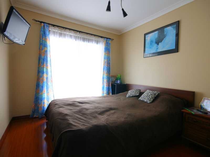 18 Ku-Ring-Gai Close, Loganholme QLD 4129