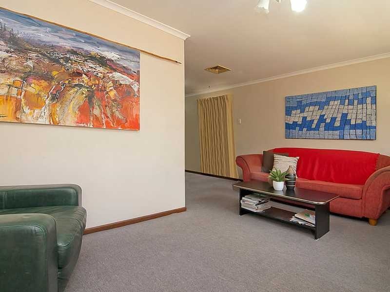 15 Jamie Grove, Springwood QLD 4127