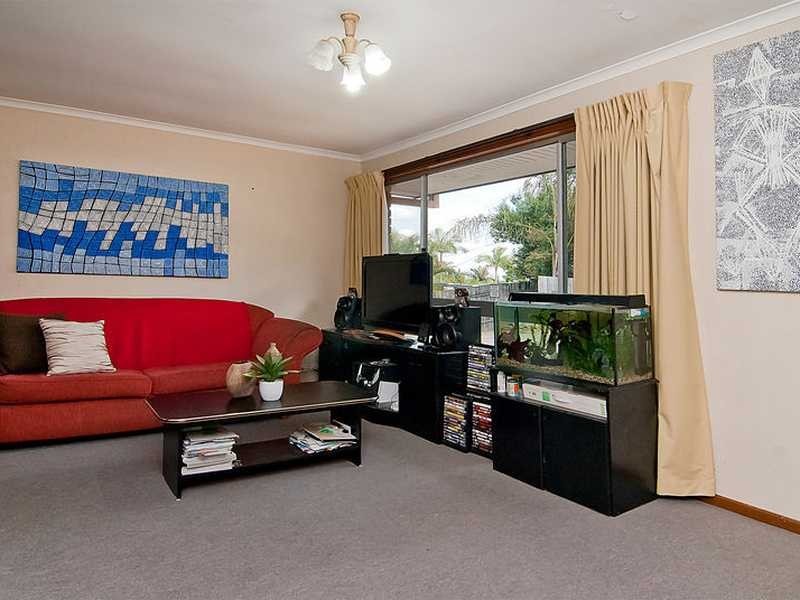 15 Jamie Grove, Springwood QLD 4127