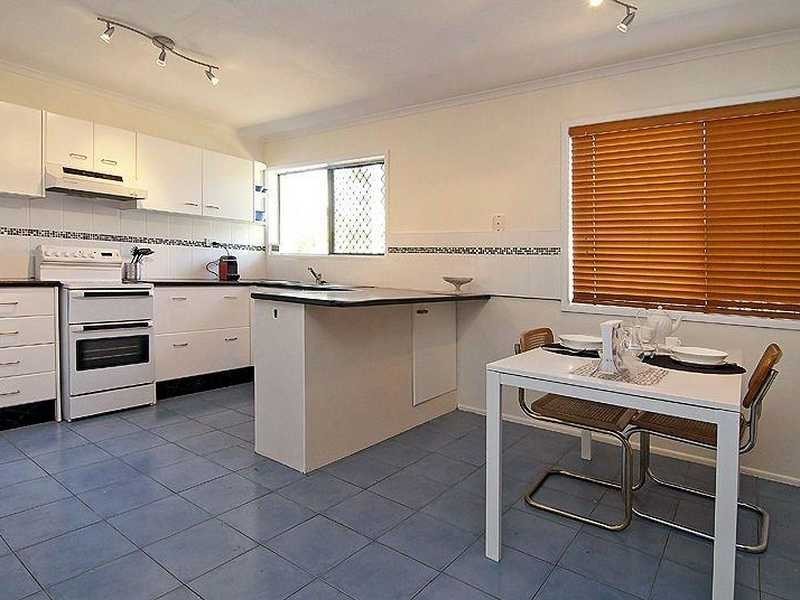 11 Rosewood Street, Daisy Hill QLD 4127