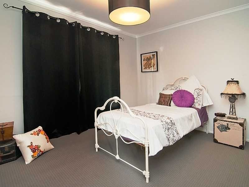 12 Azalea Avenue, Daisy Hill QLD 4127