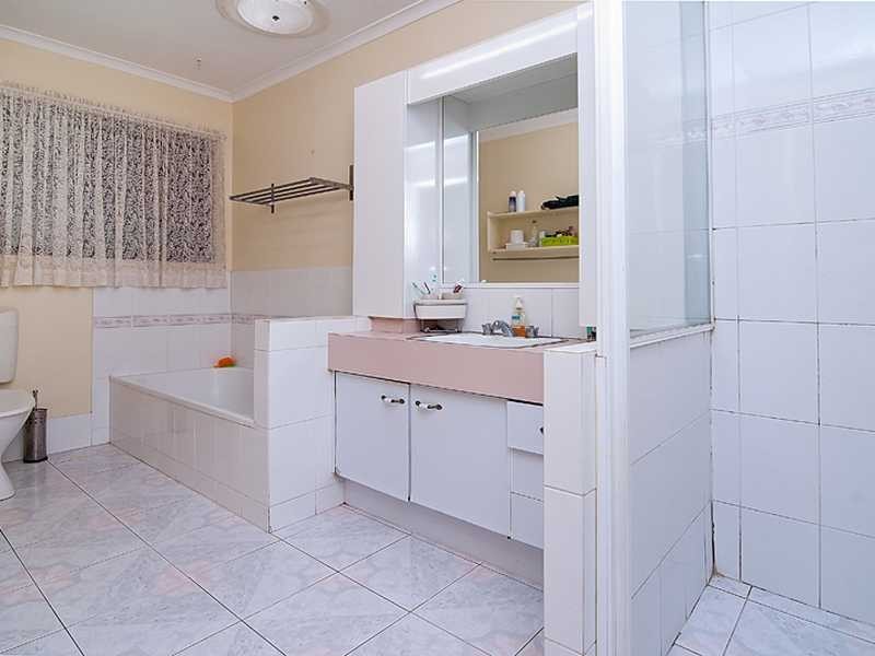 1-5 Barokee Drive, Tanah Merah QLD 4128