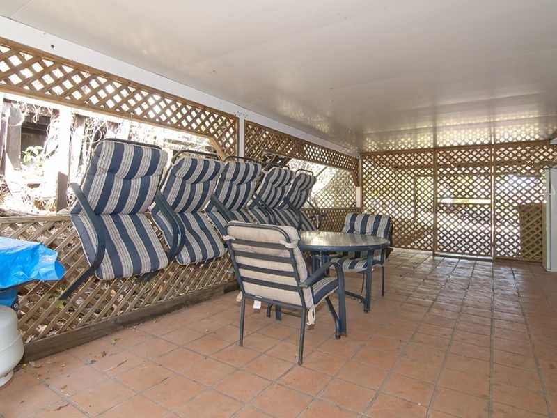 4 Edgehill Cr, Springwood QLD 4127