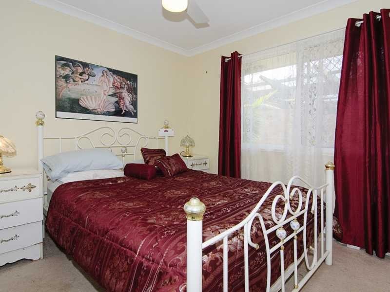 5 Wood Cl, Loganholme QLD 4129