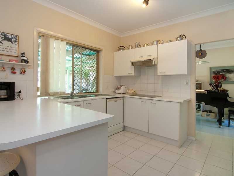 2 Monnow Place, Carina QLD 4152