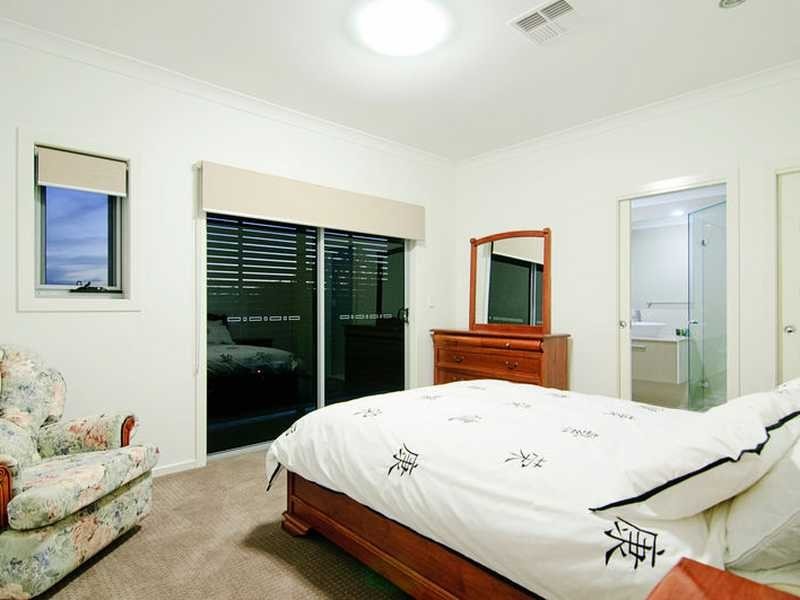 1 Mark Townend Link, Daisy Hill QLD 4127