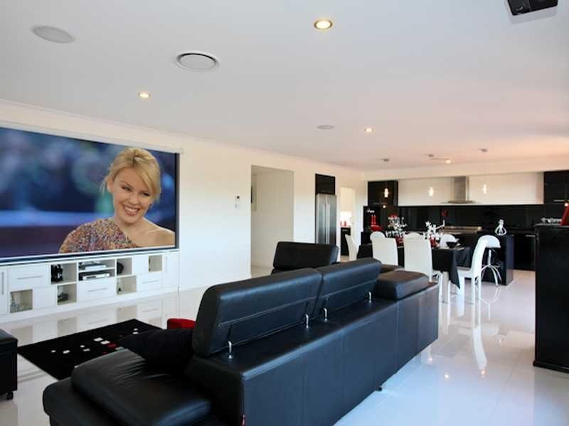 68 John Markwell Pde, Daisy Hill QLD 4127