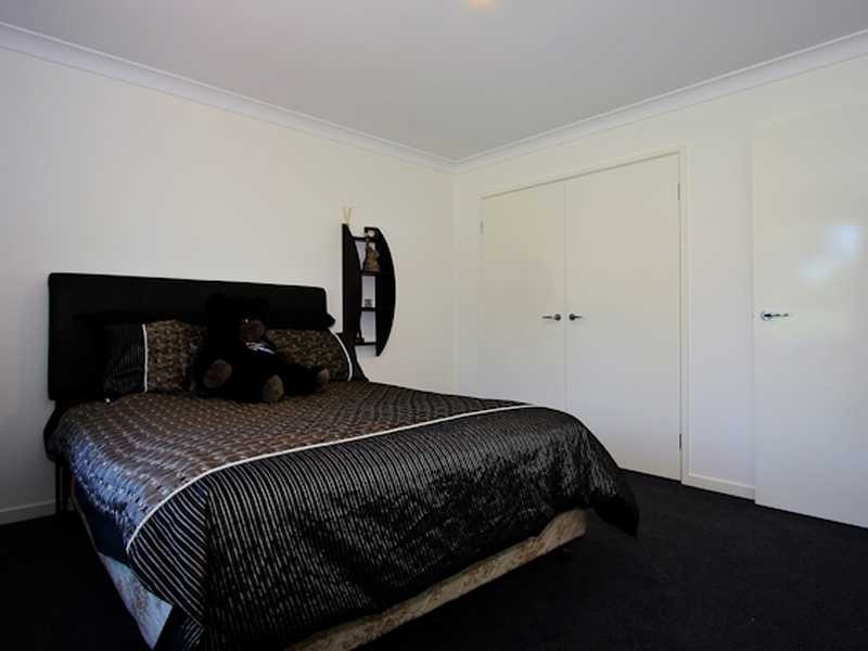 68 John Markwell Pde, Daisy Hill QLD 4127