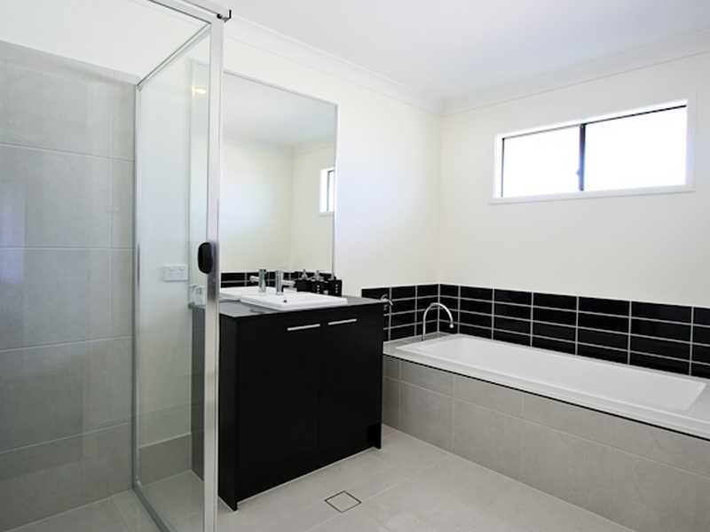 68 John Markwell Pde, Daisy Hill QLD 4127