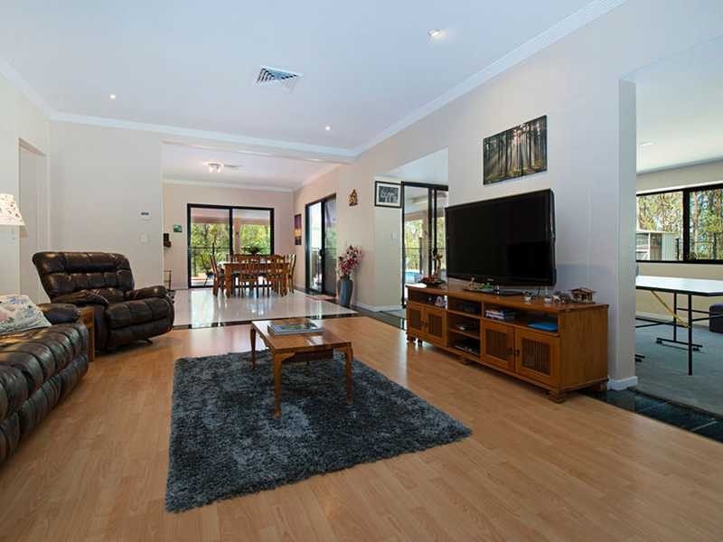 64 Highview Terrace, Daisy Hill QLD 4127