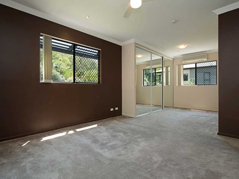 64 Highview Terrace, Daisy Hill QLD 4127