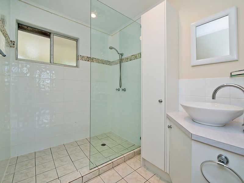 26 Lake Road, Slacks Creek QLD 4127
