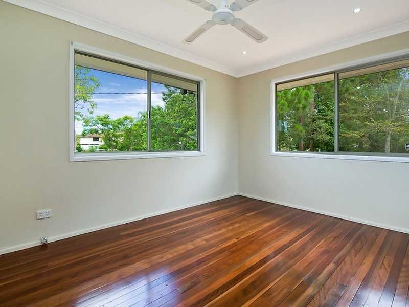 26 Lake Road, Slacks Creek QLD 4127
