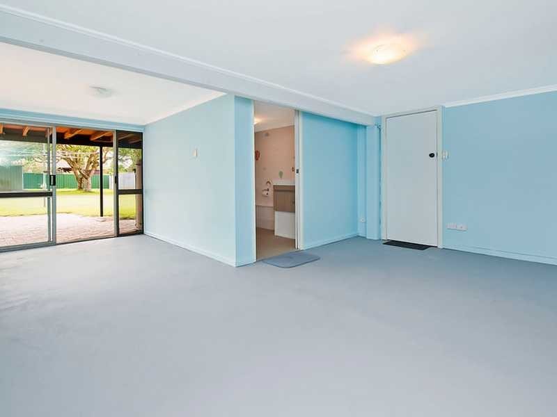 26 Lake Road, Slacks Creek QLD 4127